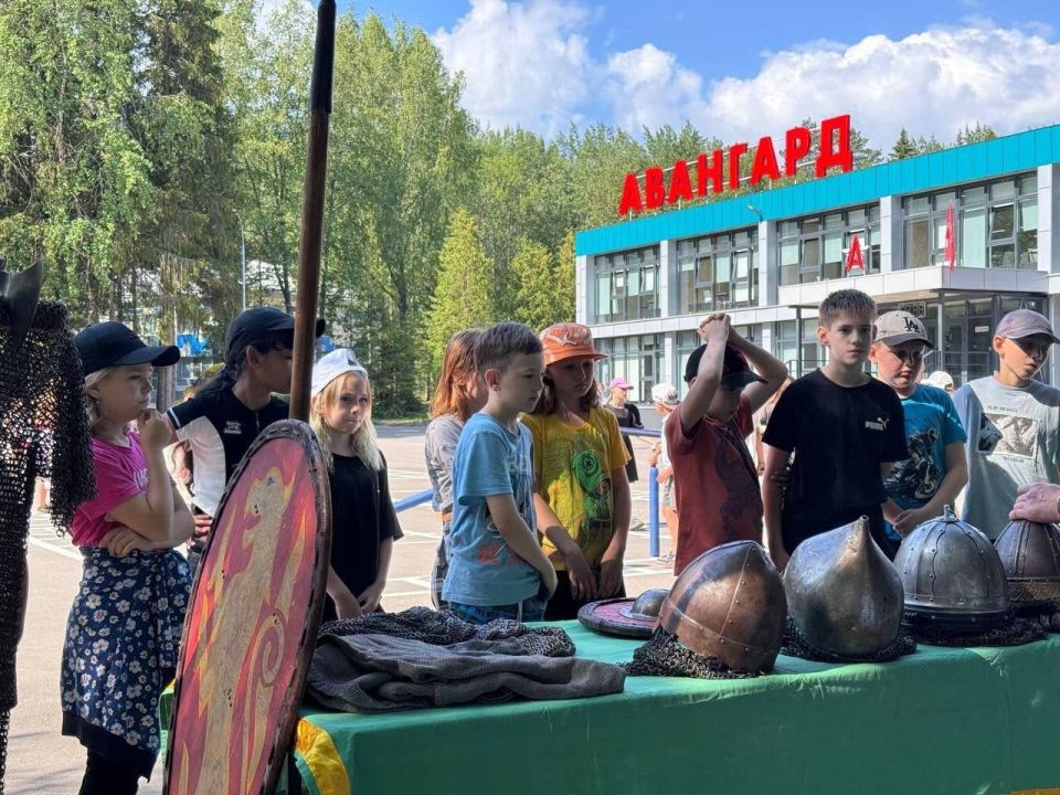 Ребята из Алчевска познакомились с людьми и традициями Русского Севера Ребята из Алчевска познакомились с людьми и традициями Русского Севера