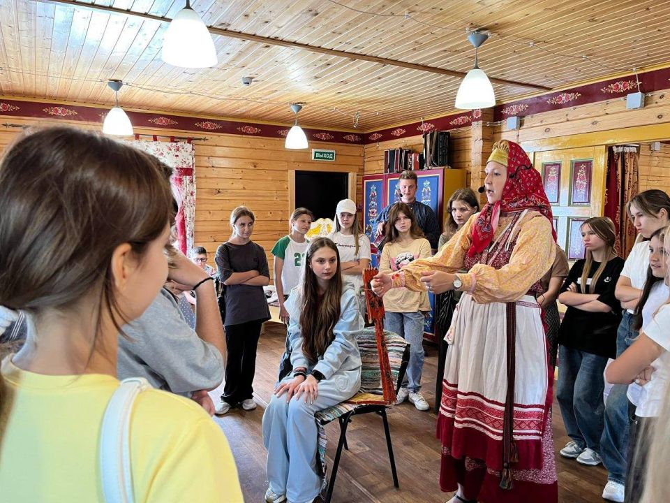Ребята из Алчевска познакомились с людьми и традициями Русского Севера Ребята из Алчевска познакомились с людьми и традициями Русского Севера