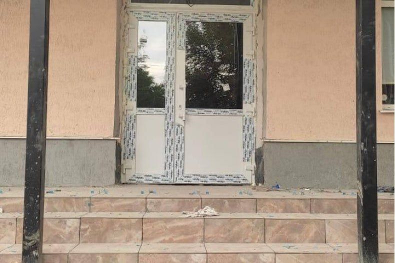 Капитальный ремонт в Свердловской средней школе №2 завершается Капитальный ремонт в Свердловской средней школе №2 завершается