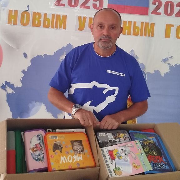 Члены избиркомов ЛНР присоединились к акции «Собери ребёнка в школу» Члены избиркомов ЛНР присоединились к акции «Собери ребёнка в школу»