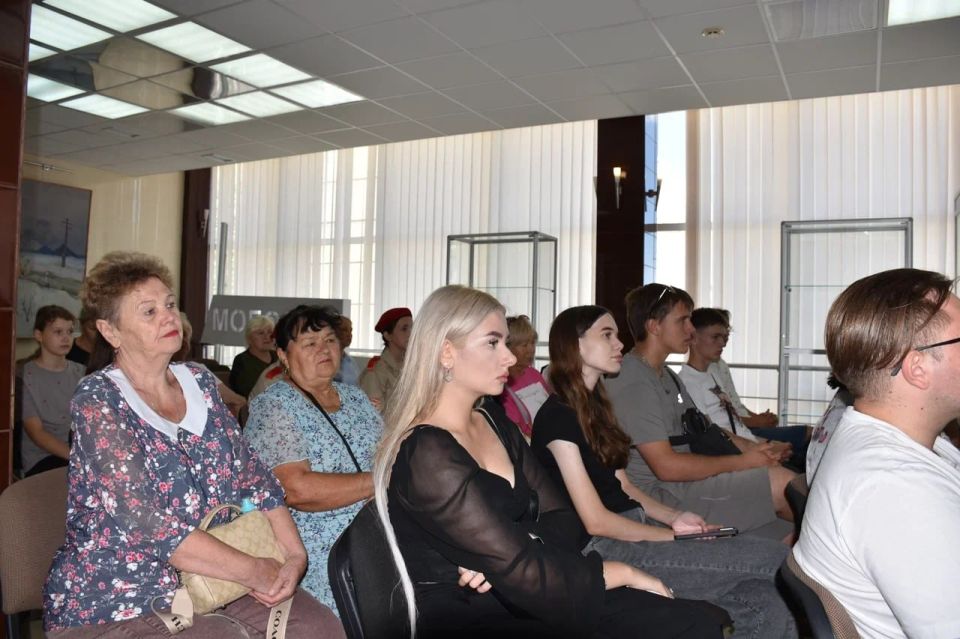 К 100-летию Сергея Тюленина в музее открылась выставка, посвященная герою К 100-летию Сергея Тюленина в музее открылась выставка, посвященная герою