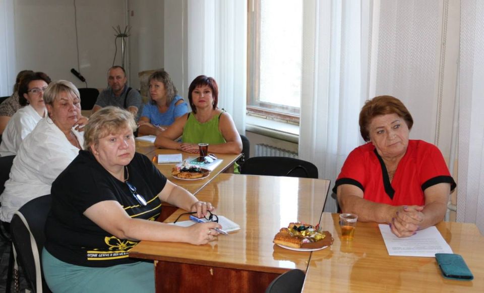 Виктория Сошина: Приняла участие в рабочем совещании со специалистами отдела по делам территорий Администрации Виктория Сошина: Приняла участие в рабочем совещании со специалистами отдела по делам территорий Администрации