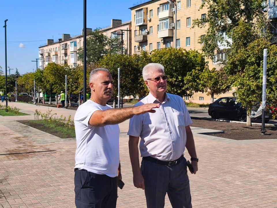 Сергей Козенко: Сегодня с рабочим визитом посетил объект благоустройства «Аллея Дружбы» Сергей Козенко: Сегодня с рабочим визитом посетил объект благоустройства «Аллея Дружбы»