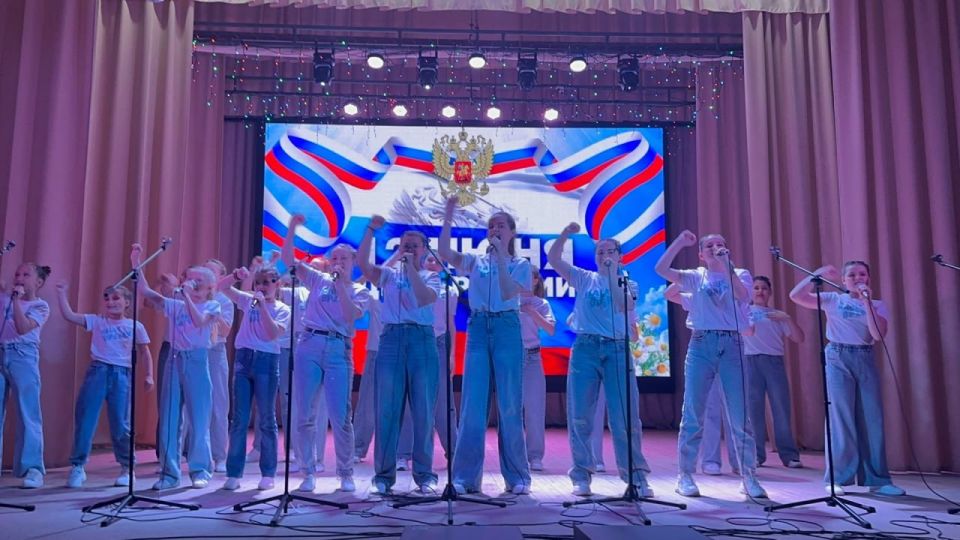 Воронежские предприниматели и общественники передали гуманитарную помощь в Новопсковский и Белокуракинский округа ЛНР Воронежские предприниматели и общественники передали гуманитарную помощь в Новопсковский и Белокуракинский округа ЛНР
