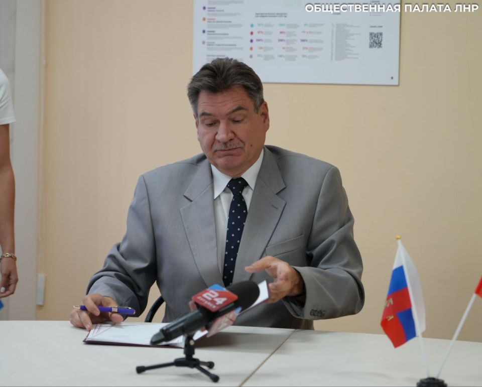 Подписано соглашение о совместной деятельности между Общественной Палатой ЛНР и Управлением Минюста РФ по ЛНР Подписано соглашение о совместной деятельности между Общественной Палатой ЛНР и Управлением Минюста РФ по ЛНР