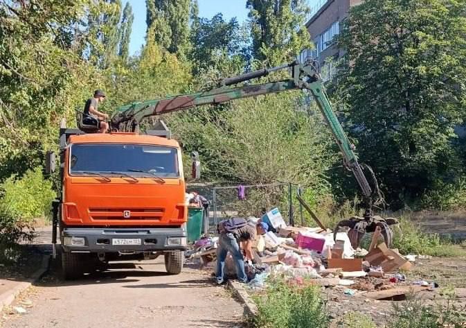 Алчевский филиал «Единый региональный фонд по управлению МКД» проводит работы на территории города Алчевский филиал «Единый региональный фонд по управлению МКД» проводит работы на территории города