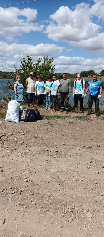 Субботник на пруду Вербовский (Валентиновский) в Ровеньках Субботник на пруду Вербовский (Валентиновский) в Ровеньках