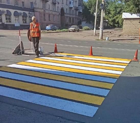 Коммунальные службы проводят работы на территории города Коммунальные службы проводят работы на территории города