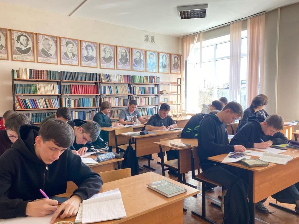 Калужская и Первомайская библиотеки провели совместную акцию Калужская и Первомайская библиотеки провели совместную акцию