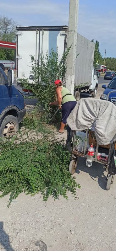 Врип Главы Луганска Яна Пащенко провела рабочее выездное совещание на рынке "Околица" Врип Главы Луганска Яна Пащенко провела рабочее выездное совещание на рынке "Околица"