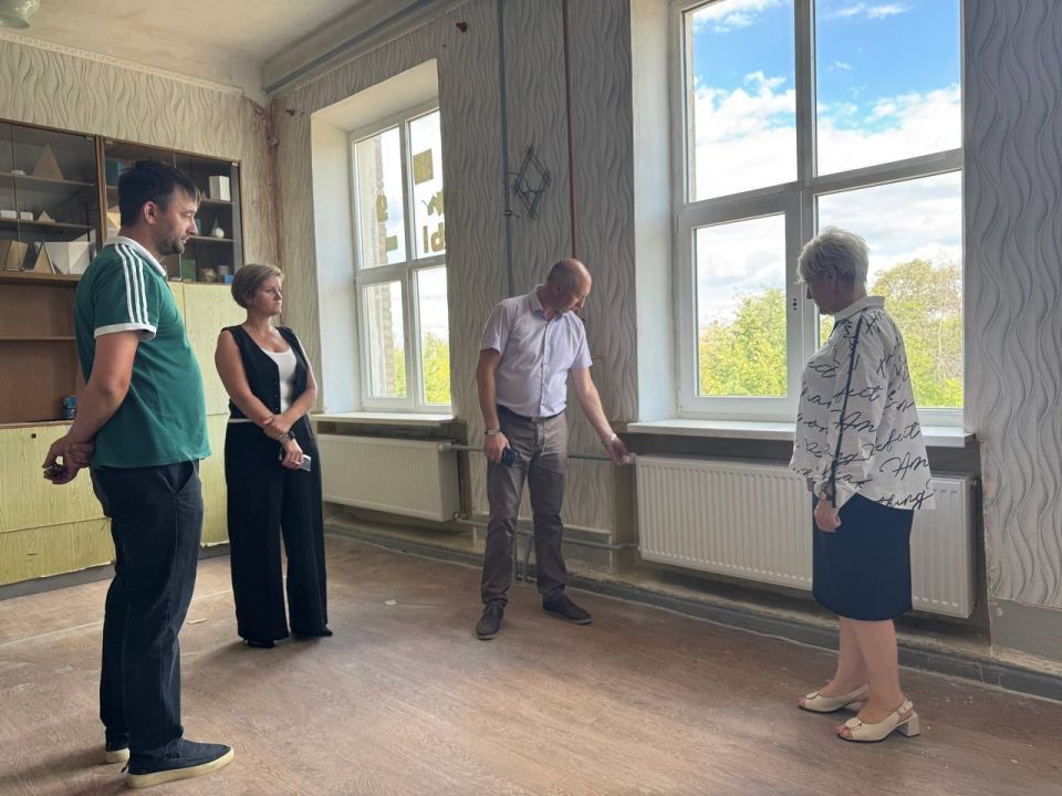 Сергей Крамаренко: Подрядная организация ООО «Высота» продолжает ремонтно-восстановительные работы в Лозовской вечерней (сменной) средней школе в рамках подписанного соглашения о сотрудничестве с регионом-шефом Алтайским... Сергей Крамаренко: Подрядная организация ООО «Высота» продолжает ремонтно-восстановительные работы в Лозовской вечерней (сменной) средней школе в рамках подписанного соглашения о сотрудничестве с регионом-шефом Алтайским...
