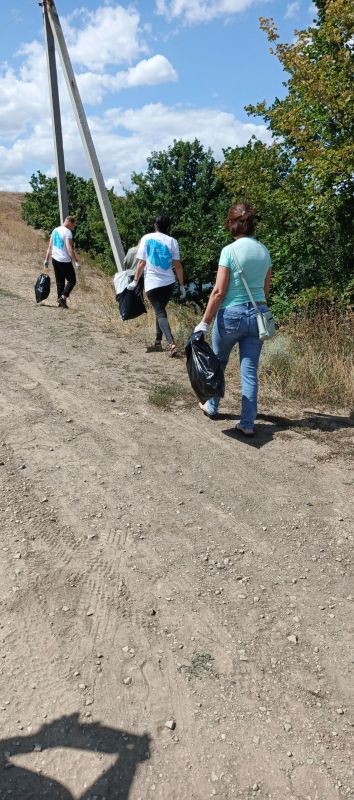 Субботник на пруду Вербовский (Валентиновский) в Ровеньках Субботник на пруду Вербовский (Валентиновский) в Ровеньках