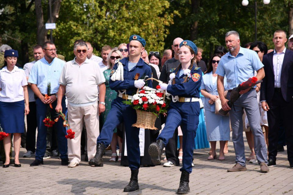Ветераны боевых действий, социальные координаторы филиала Государственного фонда «Защитники Отечества» по Луганской Народной Республике приняли участие в открытии памятника Защитникам Донбасса и участникам спецоперации в... Ветераны боевых действий, социальные координаторы филиала Государственного фонда «Защитники Отечества» по Луганской Народной Республике приняли участие в открытии памятника Защитникам Донбасса и участникам спецоперации в...