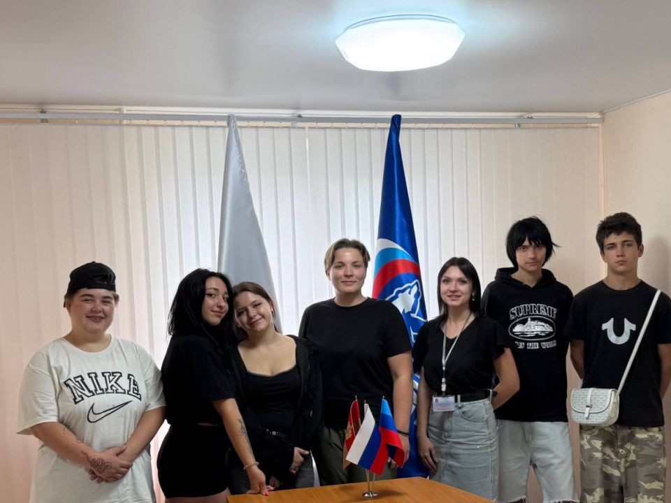 Молодёжная избирательная комиссия Алчевска организовала акцию в поддержку участников СВО Молодёжная избирательная комиссия Алчевска организовала акцию в поддержку участников СВО