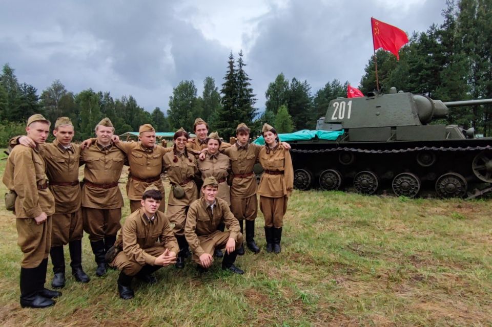 «Марш Памяти»: Юные луганчане прошли дорогами героев «Марш Памяти»: Юные луганчане прошли дорогами героев