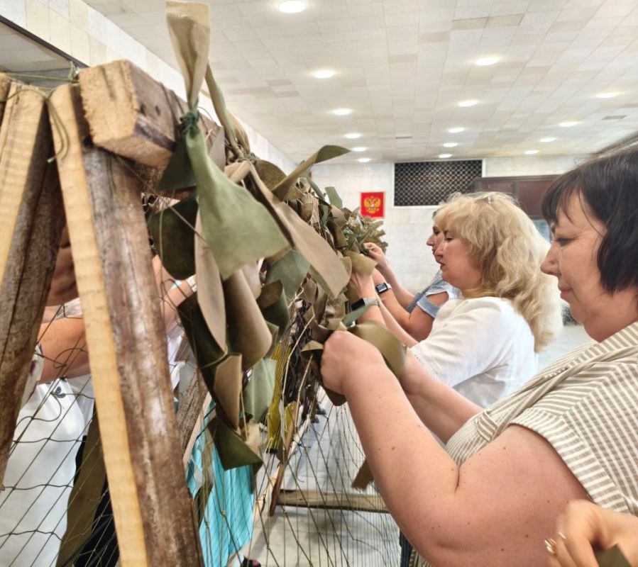 Женщины Антрацитовского муниципального округа, вдохновленные чувством патриотизма и единства, продолжают активно вносить свой вклад в общее дело, стремясь к скорейшей победе Женщины Антрацитовского муниципального округа, вдохновленные чувством патриотизма и единства, продолжают активно вносить свой вклад в общее дело, стремясь к скорейшей победе
