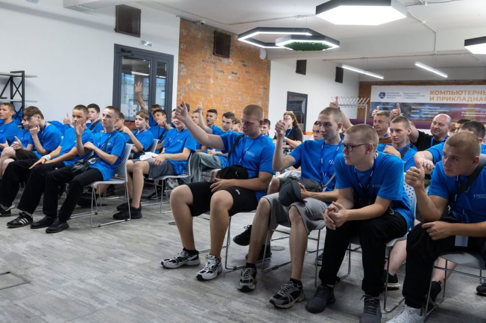 «Университетские смены-2025»: Кадеты Старобельского казачьего кадетского корпуса имени В.Ф. Маргелова в Москве! «Университетские смены-2025»: Кадеты Старобельского казачьего кадетского корпуса имени В.Ф. Маргелова в Москве!