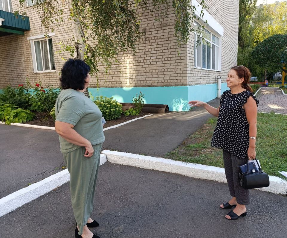 Комиссия проверила готовность Ровеньковских школ к новому учебному году Комиссия проверила готовность Ровеньковских школ к новому учебному году