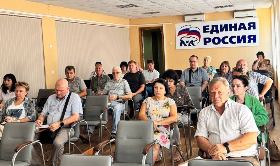 В Красном Луче обсудили подготовку к осенне-зимнему периоду В Красном Луче обсудили подготовку к осенне-зимнему периоду