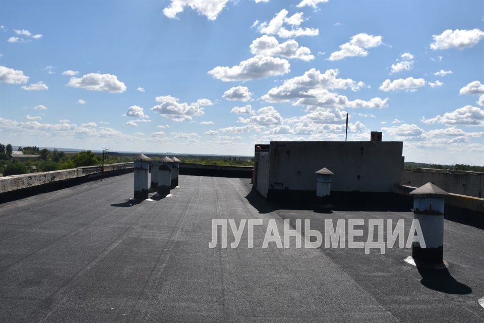В Кировске подрядная организация региона-шефа Иркутской области приступила к завершающему этапу работ по ремонту кровли на квартале Центральный, дом 7 В Кировске подрядная организация региона-шефа Иркутской области приступила к завершающему этапу работ по ремонту кровли на квартале Центральный, дом 7