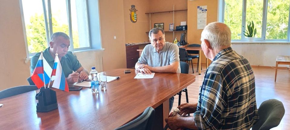 Сегодня Врип главы городского округа города Рубежное Игорь Шмидт провел прием граждан Сегодня Врип главы городского округа города Рубежное Игорь Шмидт провел прием граждан