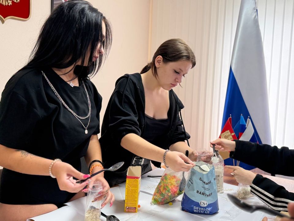 Молодёжная избирательная комиссия Алчевска организовала акцию в поддержку участников СВО Молодёжная избирательная комиссия Алчевска организовала акцию в поддержку участников СВО