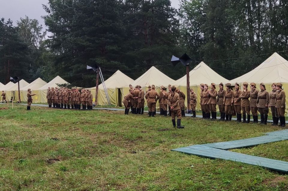 При поддержке Дениса Мирошниченко дети республики приняли участие в военно-патриотическом фестивале «Марш Памяти» в Ленинградской области При поддержке Дениса Мирошниченко дети республики приняли участие в военно-патриотическом фестивале «Марш Памяти» в Ленинградской области