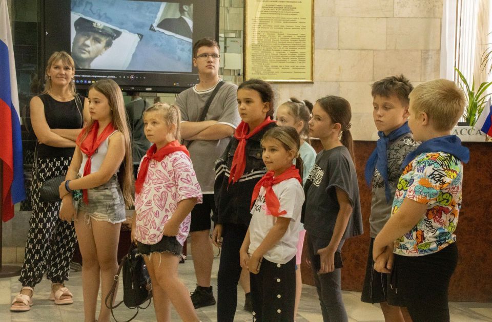 В Луганском художественном музее состоялось открытие мини-выставки «От уроков физкультуры — к большому спорту», посвященное Дню физкультурника В Луганском художественном музее состоялось открытие мини-выставки «От уроков физкультуры — к большому спорту», посвященное Дню физкультурника