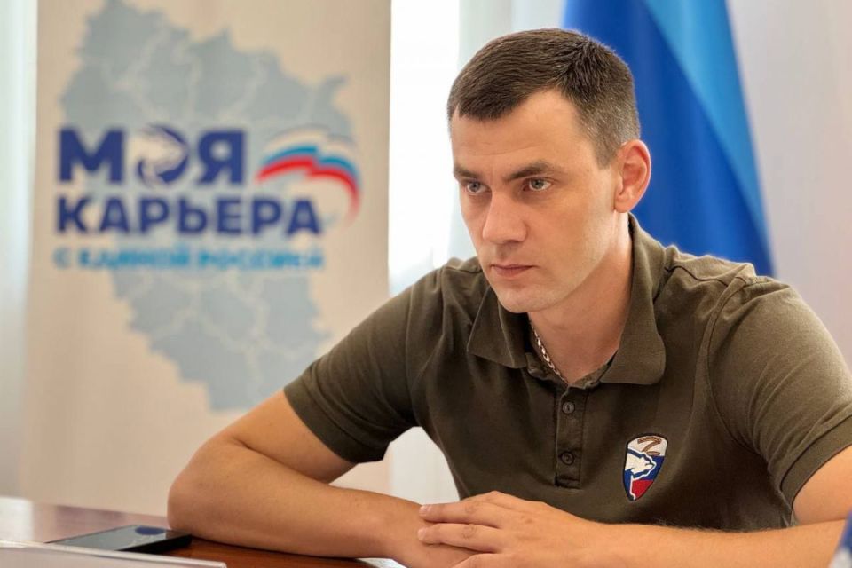 Работа со сторонниками, реализация партпроектов, подготовка к выборам: Владимир Якушев поставил задачи региональным отделениям «Единой России» Работа со сторонниками, реализация партпроектов, подготовка к выборам: Владимир Якушев поставил задачи региональным отделениям «Единой России»