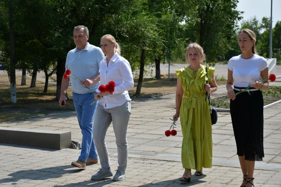 Анна Рослякова продолжила рабочую поездку в Рубежное Анна Рослякова продолжила рабочую поездку в Рубежное