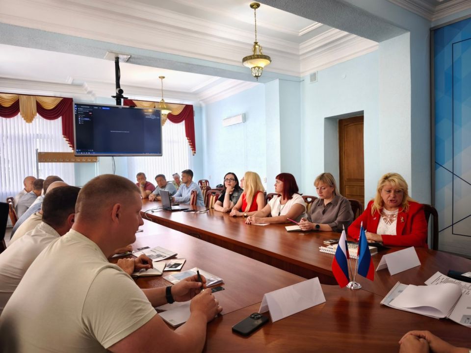 Сергей Козенко: Сегодня в Администрации Краснодонского муниципального округа состоялась рабочая встреча с участниками бизнес-миссии на новые территории из Тюменской области Сергей Козенко: Сегодня в Администрации Краснодонского муниципального округа состоялась рабочая встреча с участниками бизнес-миссии на новые территории из Тюменской области