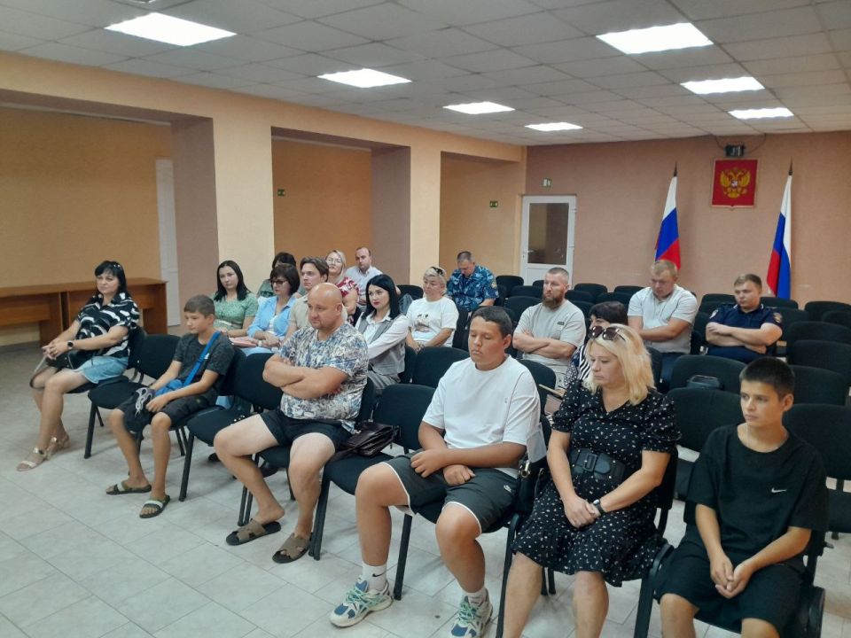 Сегодня в Администрации Беловодского МО состоялось очередное заседание муниципальной комиссии по делам несовершеннолетних и защите их прав Сегодня в Администрации Беловодского МО состоялось очередное заседание муниципальной комиссии по делам несовершеннолетних и защите их прав