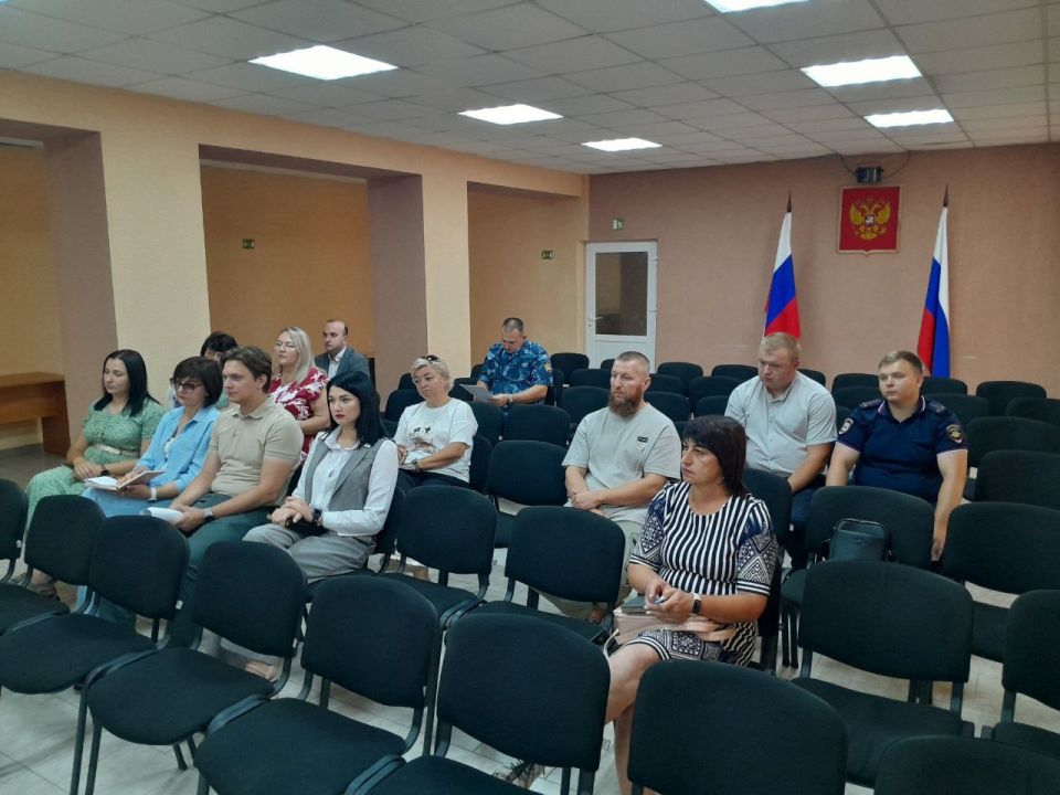 Сегодня в Администрации Беловодского МО состоялось очередное заседание муниципальной комиссии по делам несовершеннолетних и защите их прав Сегодня в Администрации Беловодского МО состоялось очередное заседание муниципальной комиссии по делам несовершеннолетних и защите их прав