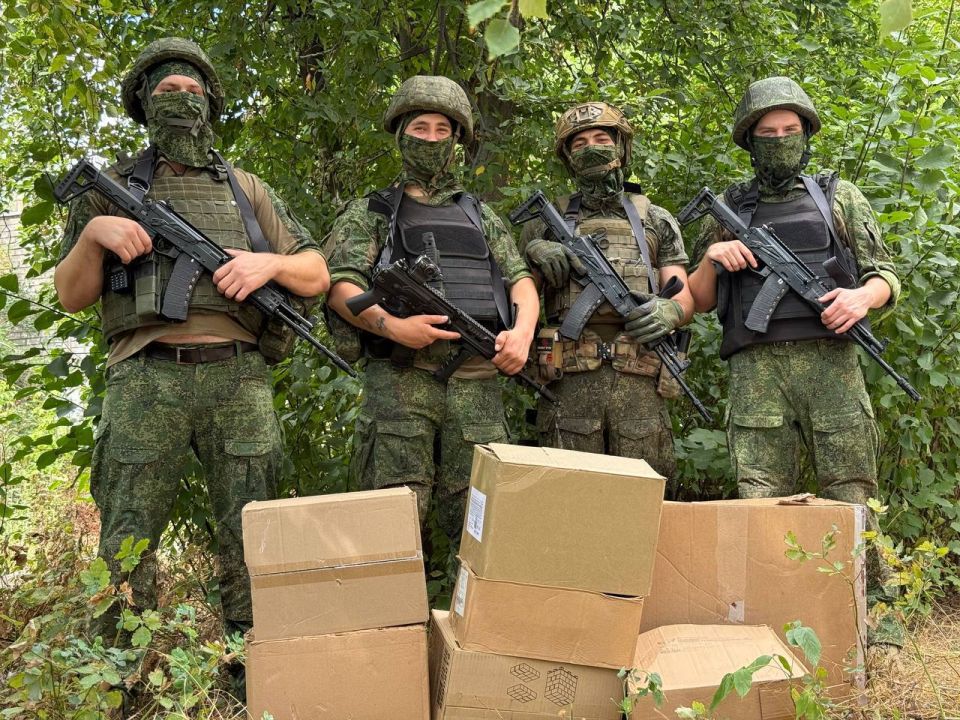 Продовольствие и медикаменты: сотрудники республиканского СК доставили очередную партию гуманитарной помощи на передовую
