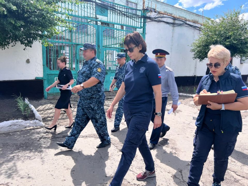 Уполномоченный по правам человека в Луганской Народной Республике совместно с заведующей сектором по вопросам помилования Администрации Главы Луганской Народной Республики посетили с рабочим визитом ИК № 4 регионального УФСИН