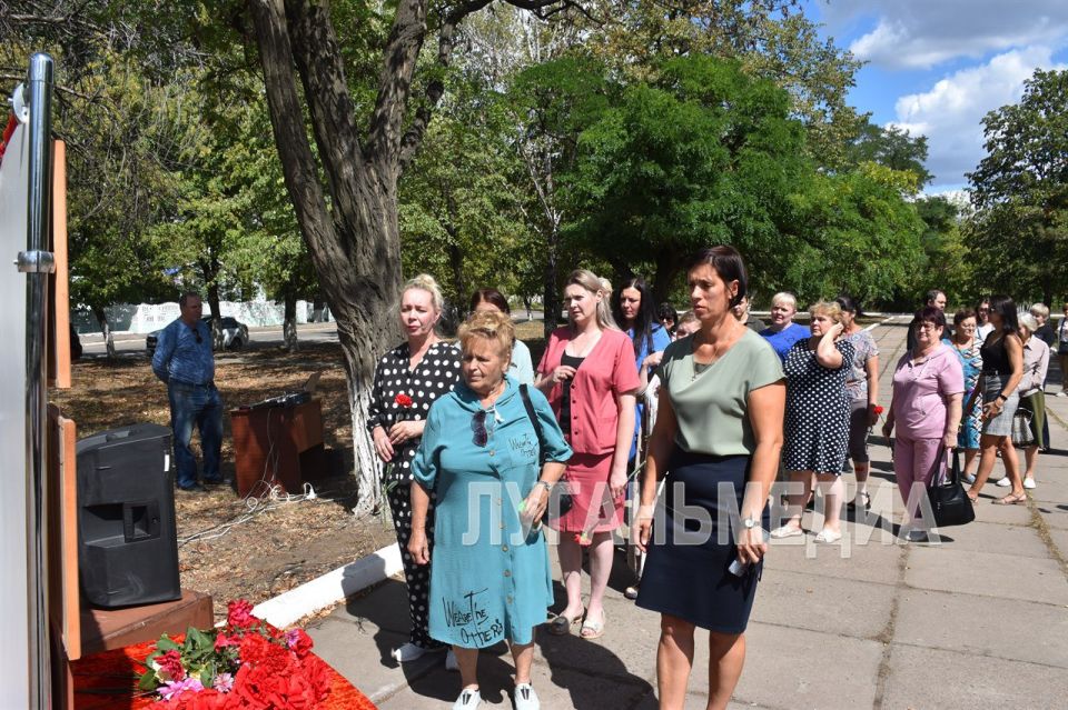В Ирмино прошел митинг к 11-й годовщине первого обстрела города В Ирмино прошел митинг к 11-й годовщине первого обстрела города