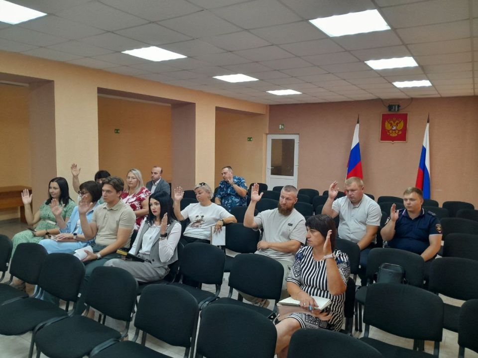 Сегодня в Администрации Беловодского МО состоялось очередное заседание муниципальной комиссии по делам несовершеннолетних и защите их прав Сегодня в Администрации Беловодского МО состоялось очередное заседание муниципальной комиссии по делам несовершеннолетних и защите их прав