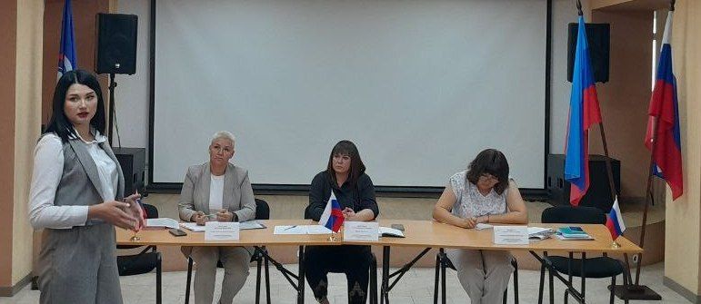 Сегодня в Администрации Беловодского МО состоялось очередное заседание муниципальной комиссии по делам несовершеннолетних и защите их прав Сегодня в Администрации Беловодского МО состоялось очередное заседание муниципальной комиссии по делам несовершеннолетних и защите их прав