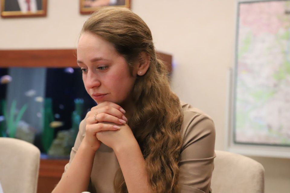 Алексей Кампф вручил орден Мужества матери погибшего в Сватово полицейского Алексей Кампф вручил орден Мужества матери погибшего в Сватово полицейского