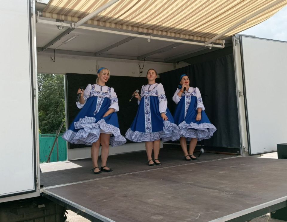 Праздник «Медовый спас» в поселке Верхняя Краснянка Праздник «Медовый спас» в поселке Верхняя Краснянка