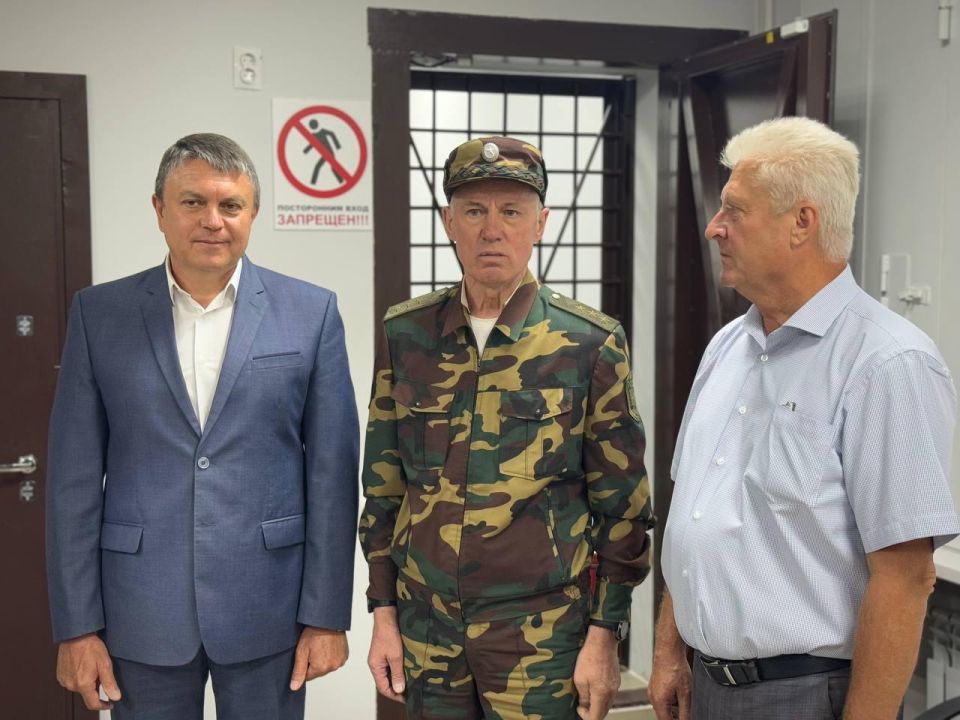 Пасечник с первым заместителем МВД РФ Александром Горовым посетили отделы МВД ЛНР Пасечник с первым заместителем МВД РФ Александром Горовым посетили отделы МВД ЛНР