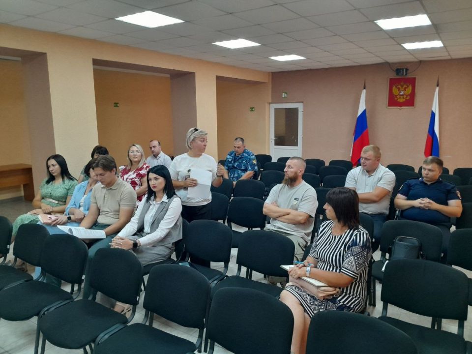 Сегодня в Администрации Беловодского МО состоялось очередное заседание муниципальной комиссии по делам несовершеннолетних и защите их прав Сегодня в Администрации Беловодского МО состоялось очередное заседание муниципальной комиссии по делам несовершеннолетних и защите их прав