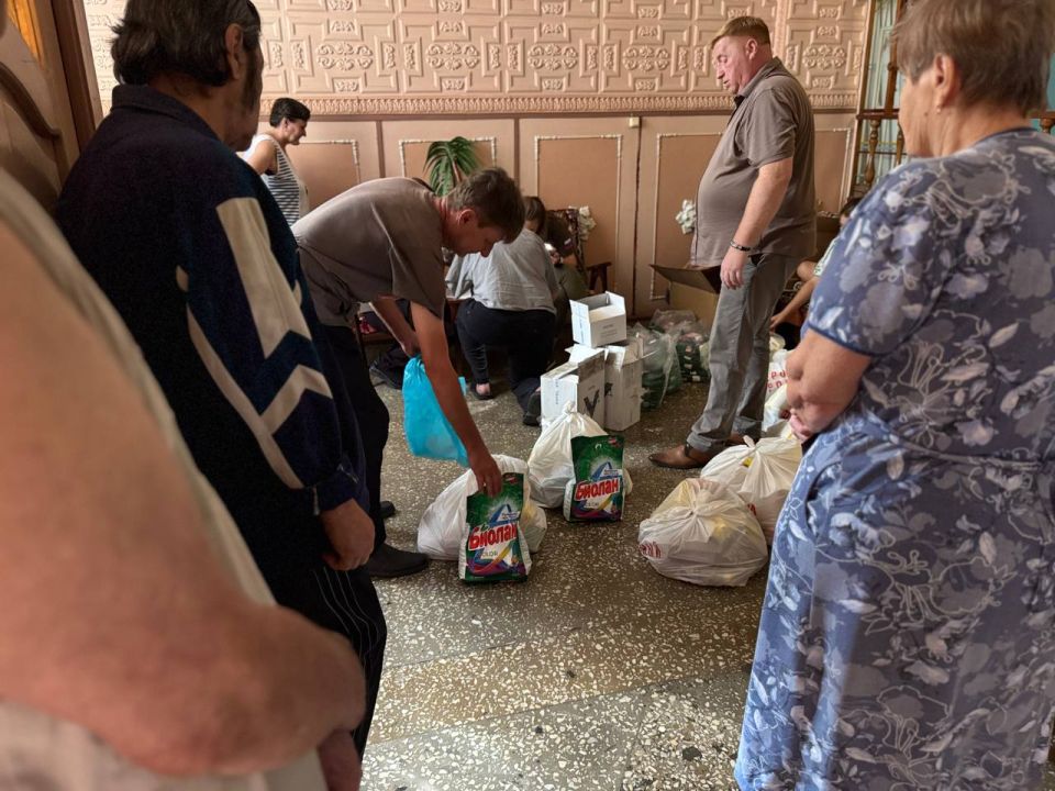 Народный фронт навестил переселенцев в Молодогвардейске Народный фронт навестил переселенцев в Молодогвардейске