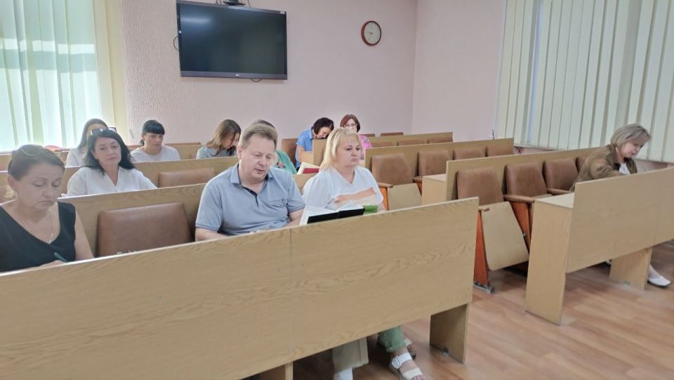Сегодня под руководством врип Главы городского округа город Ровеньки Татьяны Хрипачёвой состоялось плановое рабочее совещание с участием руководителей управлений администрации и структурных подразделений Сегодня под руководством врип Главы городского округа город Ровеньки Татьяны Хрипачёвой состоялось плановое рабочее совещание с участием руководителей управлений администрации и структурных подразделений