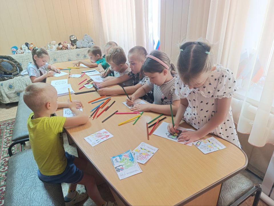 В Веселотарасовском доме культуры провели квест-игру к Международному дню правил дорожного движения В Веселотарасовском доме культуры провели квест-игру к Международному дню правил дорожного движения
