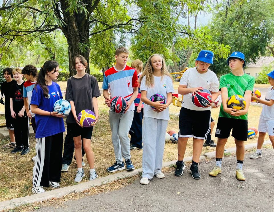 Спорт в школе — важный элемент физического и социального развития детей Спорт в школе — важный элемент физического и социального развития детей