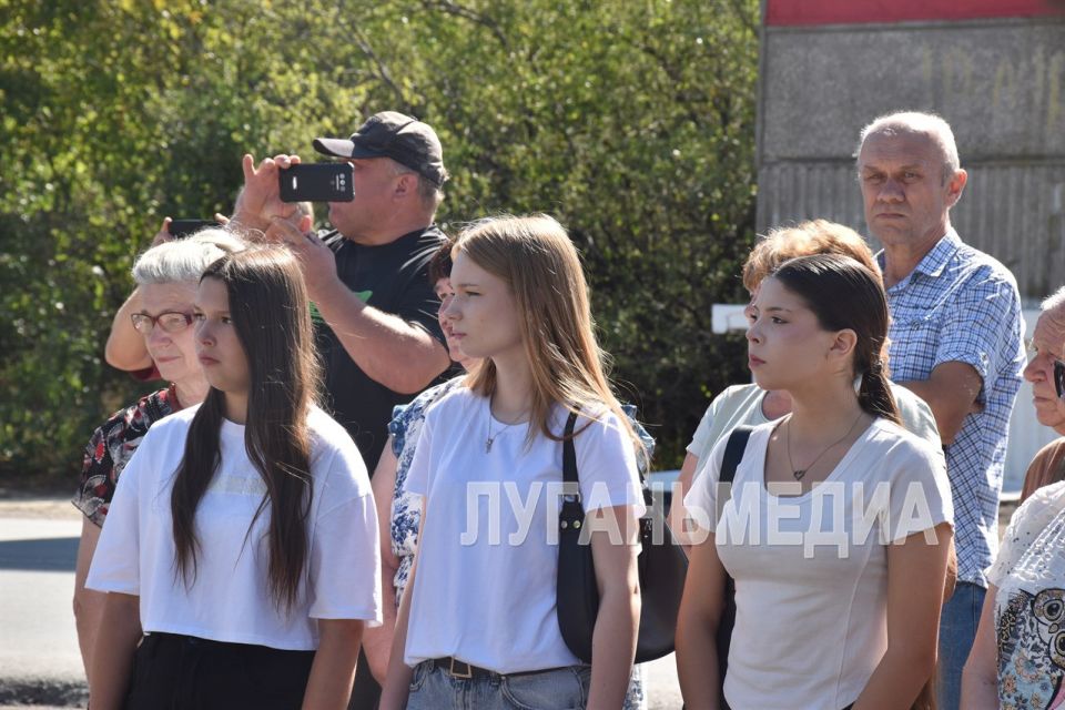 В Кировске состоялось открытие восстановленного памятника Шахтеру В Кировске состоялось открытие восстановленного памятника Шахтеру