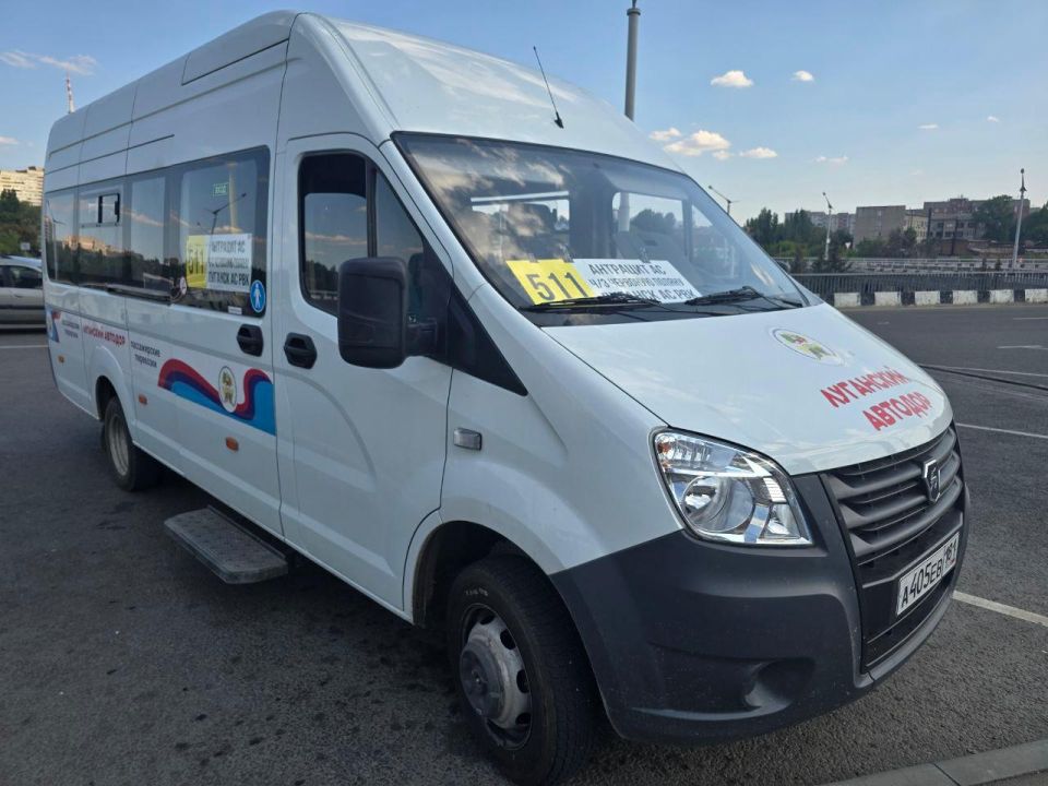 Снова поехали автобусы, а на машине можно добраться за считанные минуты: Трассу из Луганска в Антрацит отремонтировали уже на 80% Снова поехали автобусы, а на машине можно добраться за считанные минуты: Трассу из Луганска в Антрацит отремонтировали уже на 80%
