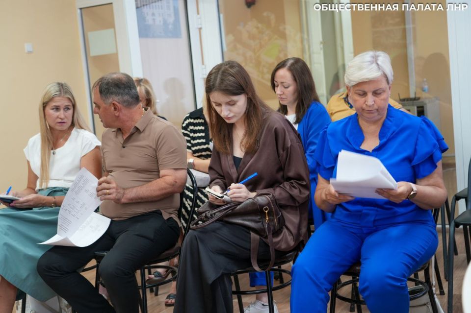 Заседание Совета Общественной палаты ЛНР: предстоящий форум и развитие сотрудничества Заседание Совета Общественной палаты ЛНР: предстоящий форум и развитие сотрудничества