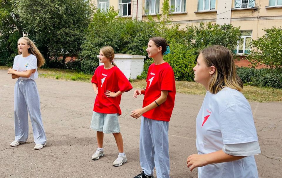 Спорт в школе — важный элемент физического и социального развития детей Спорт в школе — важный элемент физического и социального развития детей